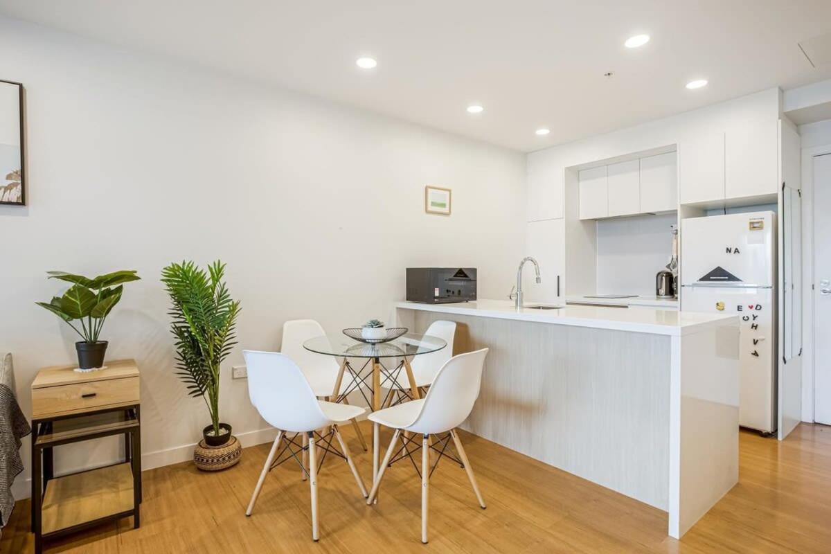 Cosy Two Bedroom Apartment With Balcony Pool And Gym Auckland Exteriör bild